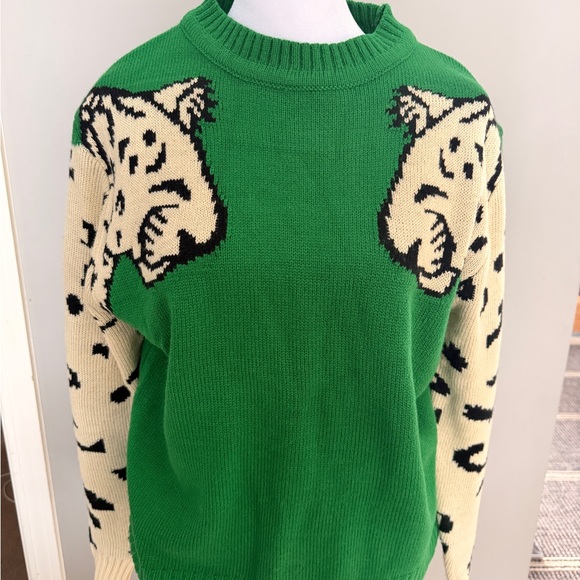 Green Leopard Print Sweater - Picture 4 of 9